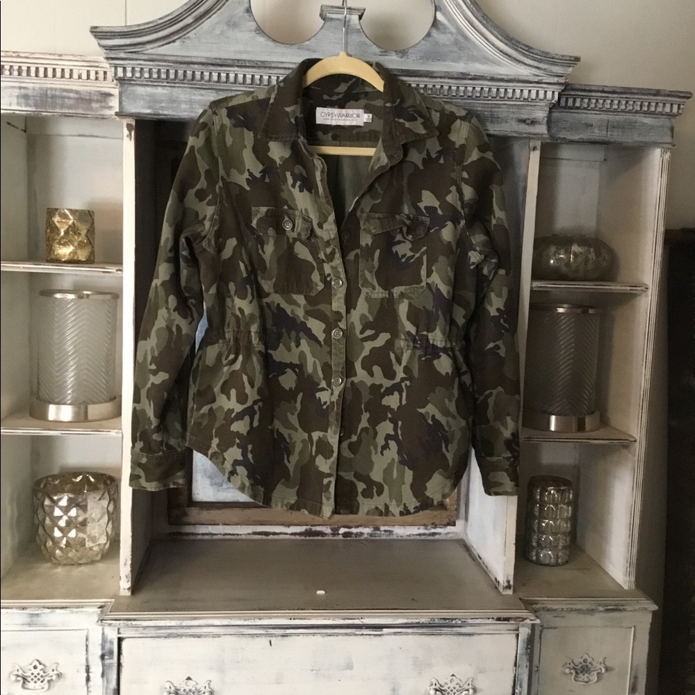 Gypsy Warrior Camouflage Jacket Pockets SZ M